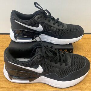 Air Max 90 - 7Y also fits a women 8.5, Black - White